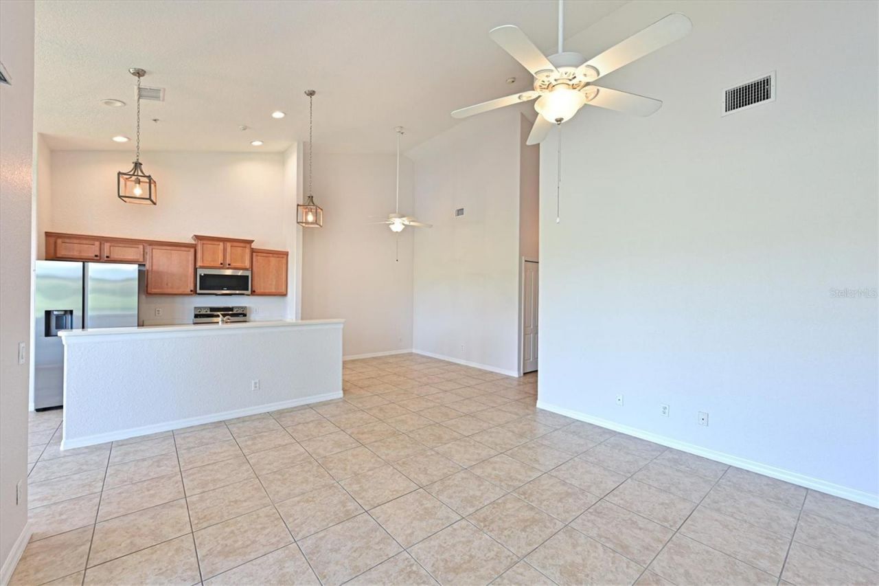 1011 Fairwaycove Lane, Unit 202, Bradenton, FL 34212 Photo