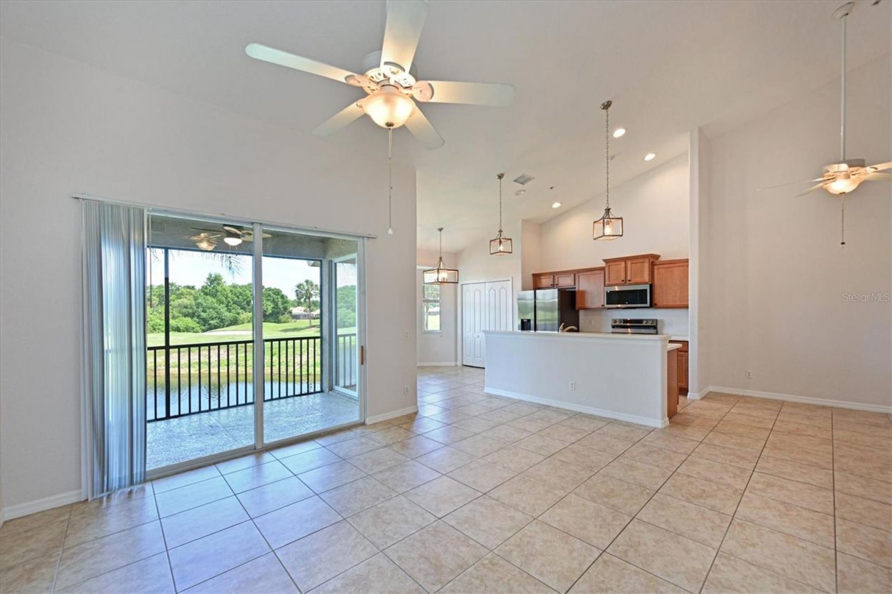 1011 Fairwaycove Lane, Unit 202, Bradenton, FL 34212 Photo