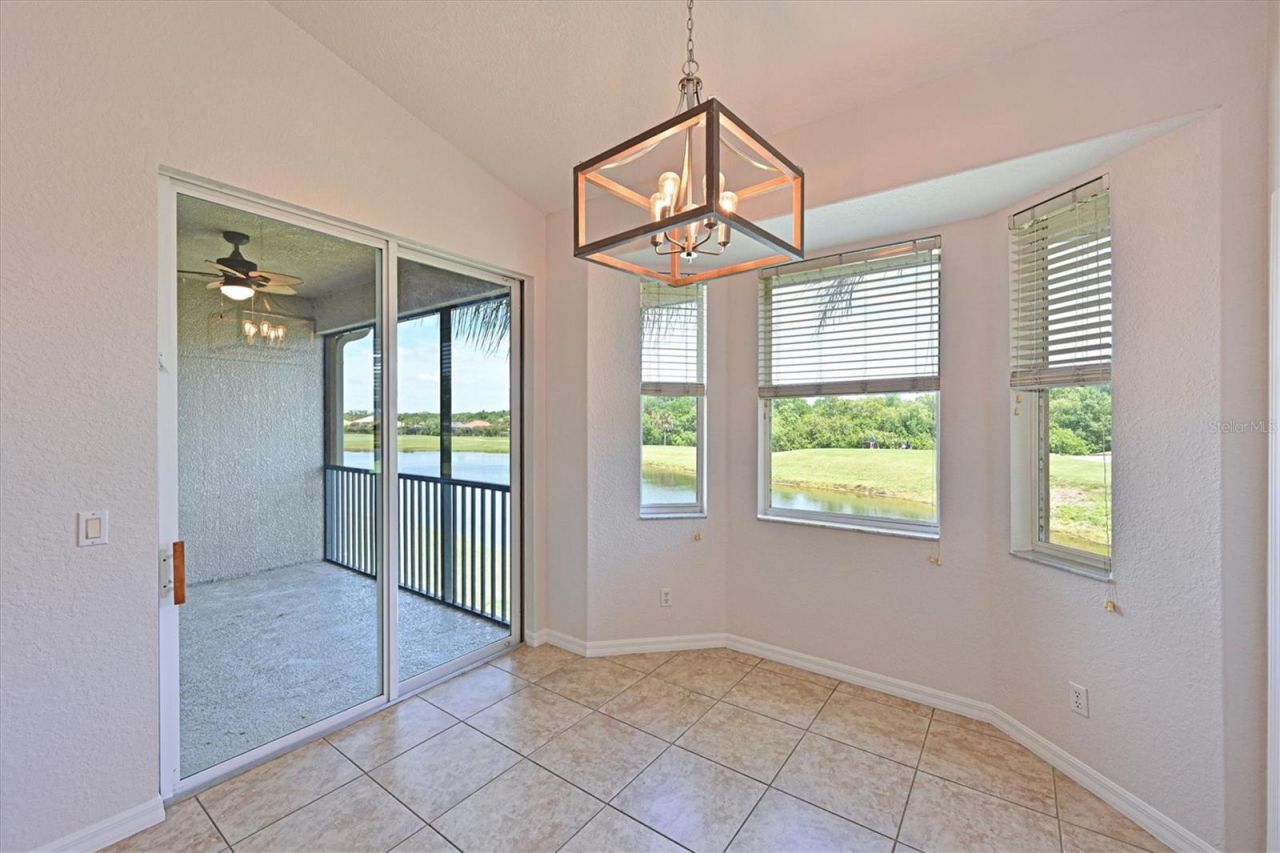 1011 Fairwaycove Lane, Unit 202, Bradenton, FL 34212 Photo