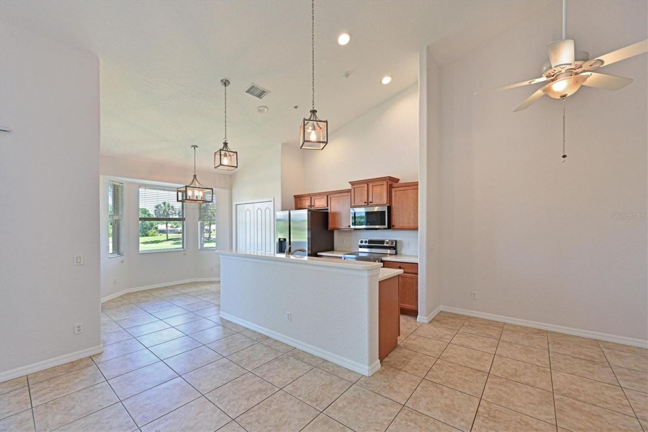 1011 Fairwaycove Lane, Unit 202, Bradenton, FL 34212 Photo
