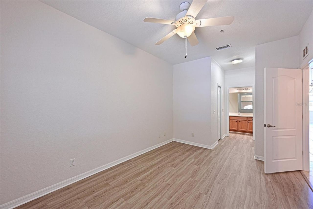 1011 Fairwaycove Lane, Unit 202, Bradenton, FL 34212 Photo