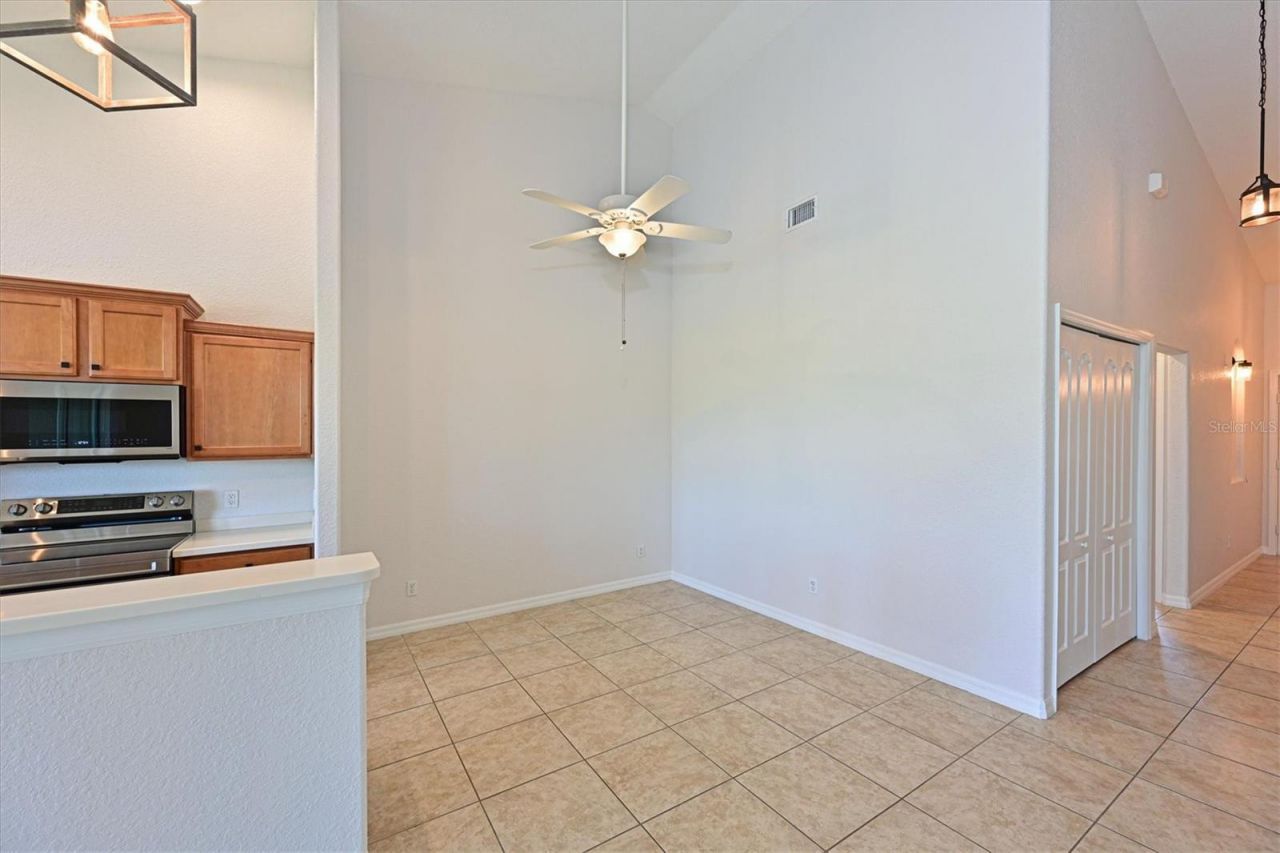 1011 Fairwaycove Lane, Unit 202, Bradenton, FL 34212 Photo