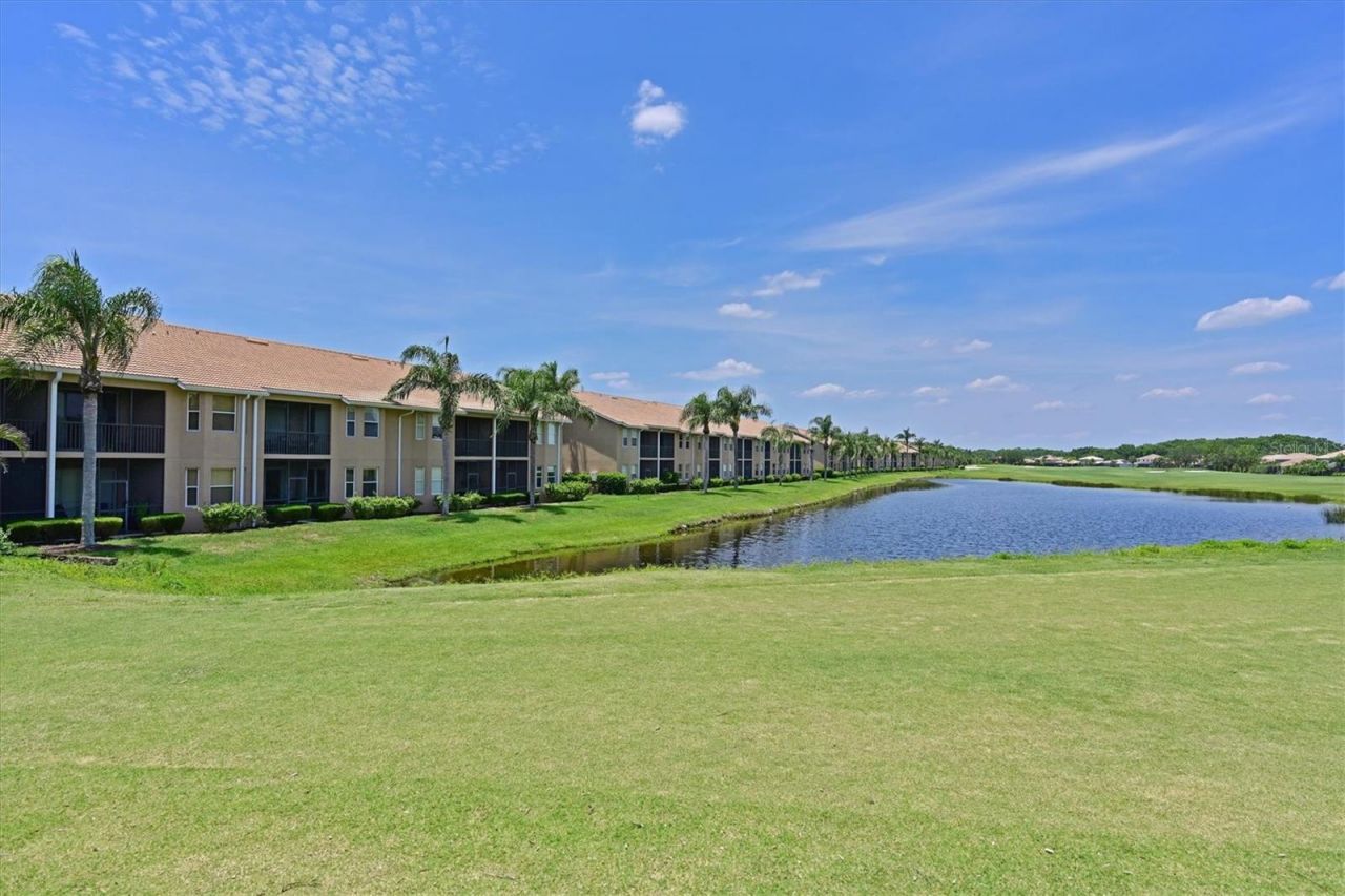 1011 Fairwaycove Lane, Unit 202, Bradenton, FL 34212 Photo