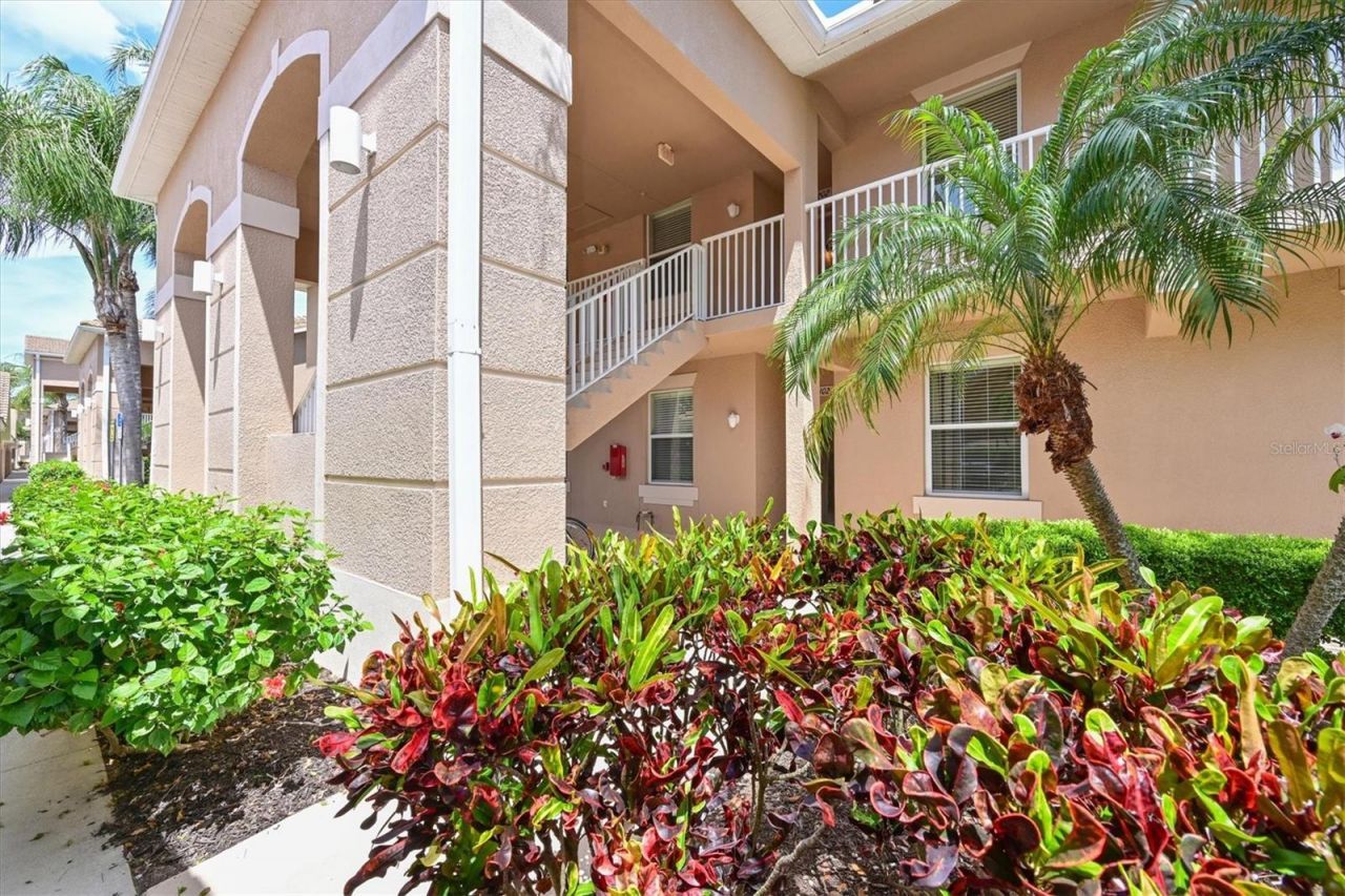 1011 Fairwaycove Lane, Unit 202, Bradenton, FL 34212 Photo