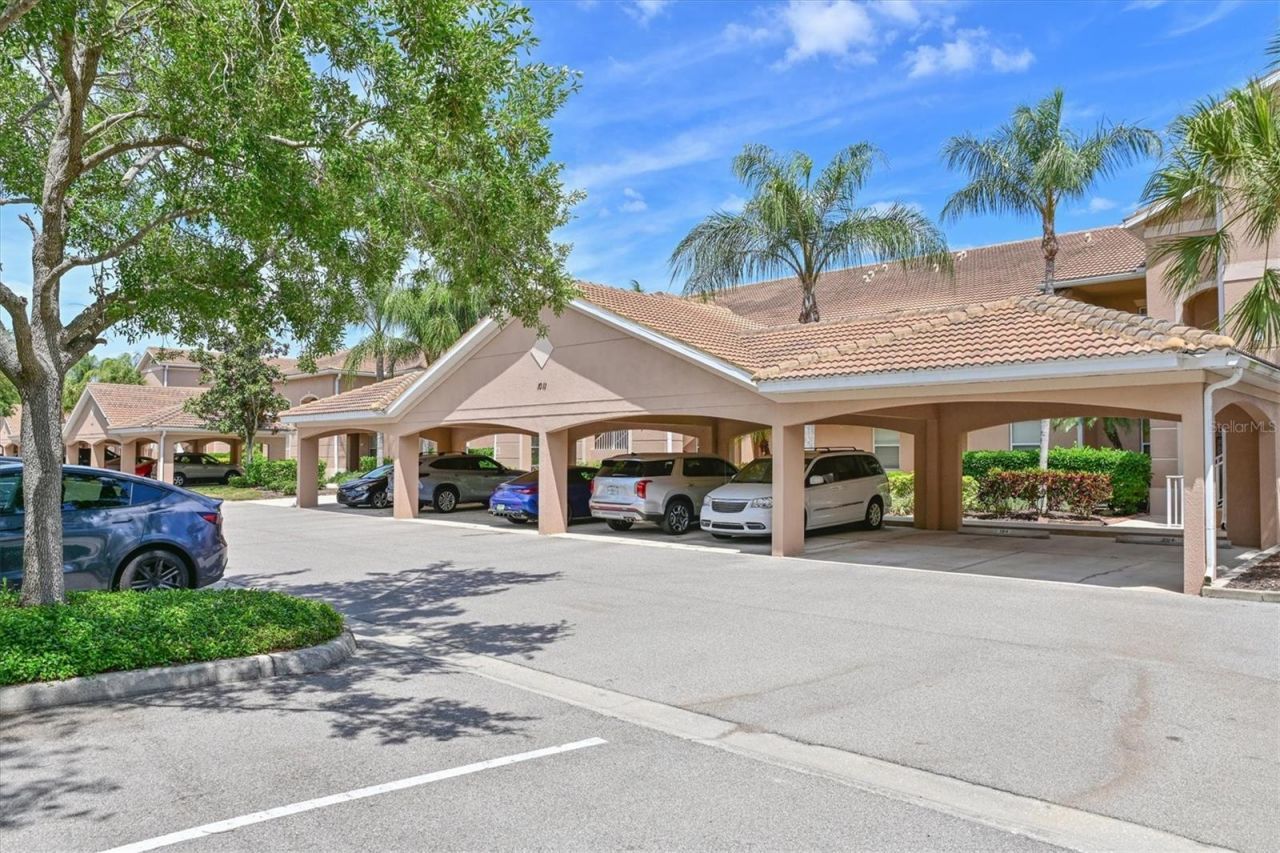 1011 Fairwaycove Lane, Unit 202, Bradenton, FL 34212 Photo