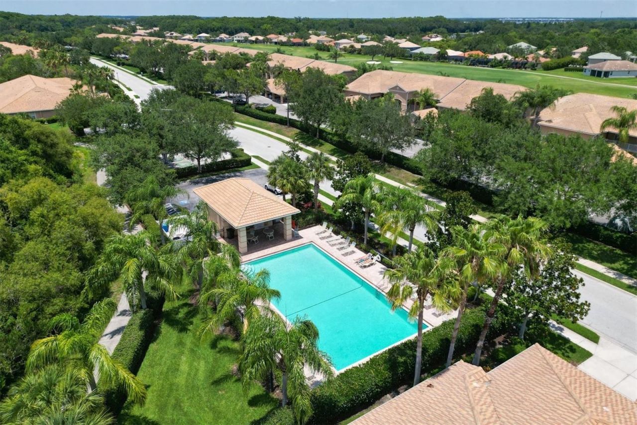 1011 Fairwaycove Lane, Unit 202, Bradenton, FL 34212 Photo