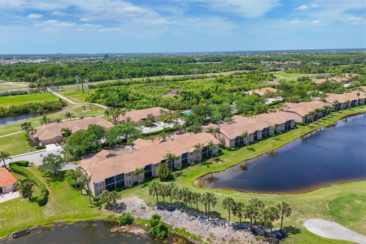 1011 Fairwaycove Lane, Unit 202, Bradenton, FL 34212 Photo