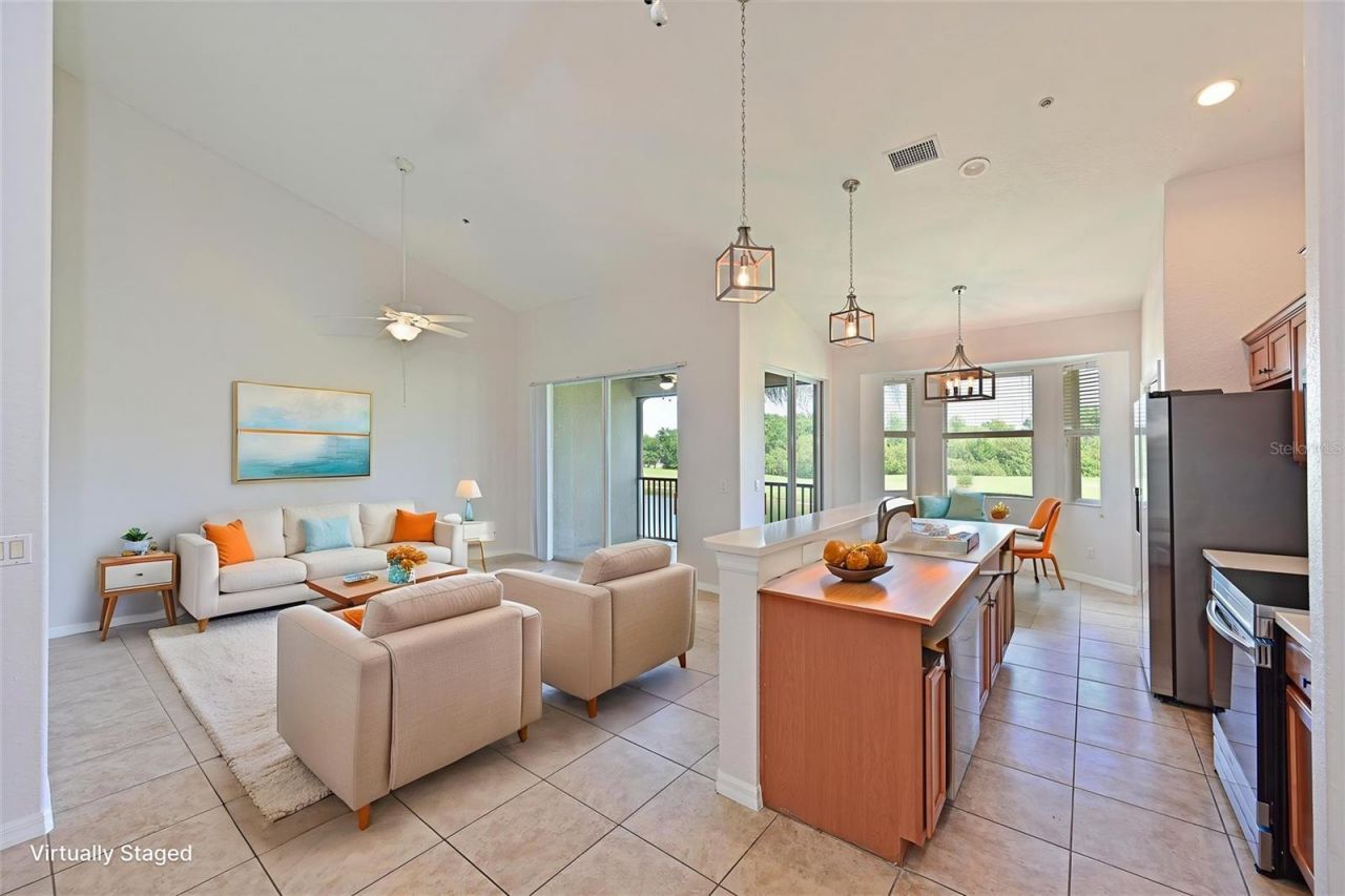 1011 Fairwaycove Lane, Unit 202, Bradenton, FL 34212 Photo