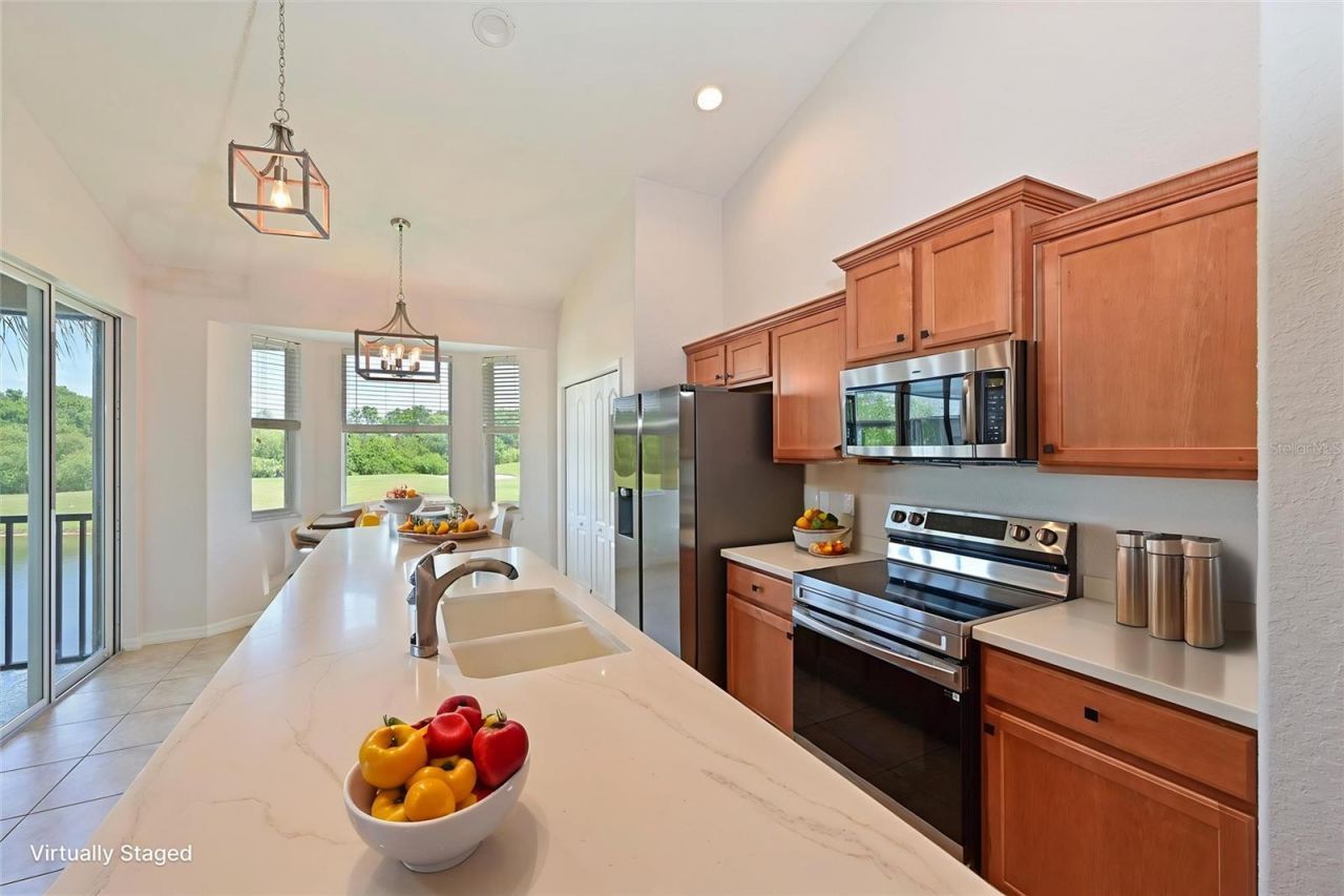 1011 Fairwaycove Lane, Unit 202, Bradenton, FL 34212 Photo