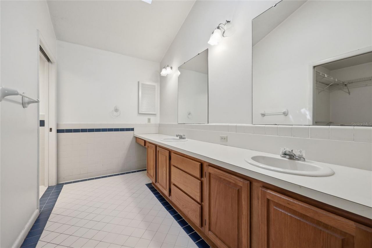 2408 NW 14th Place, Gainesville, FL 32605 Photo