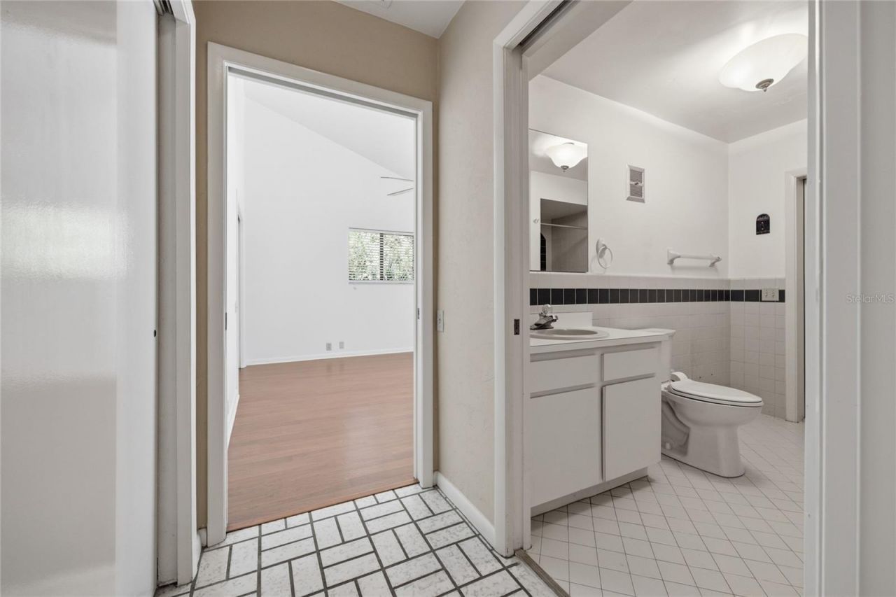 2408 NW 14th Place, Gainesville, FL 32605 Photo