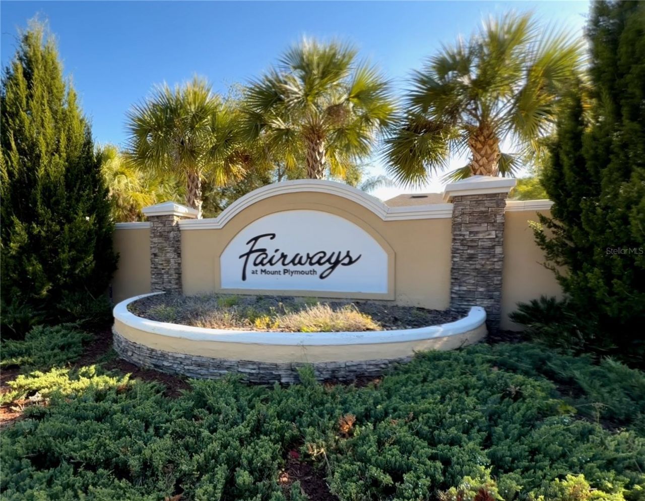 25012 Chipshot Court, Sorrento, FL 32776 Photo