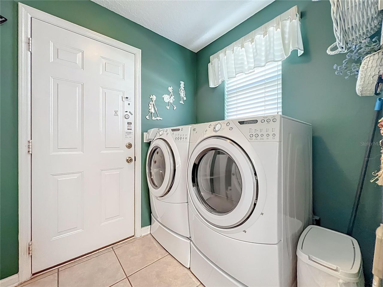 233 Hanging Moss Circle, Lake Mary, FL 32746 Photo