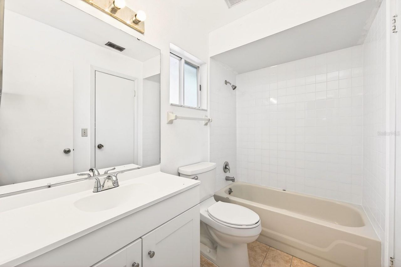 568 Abington Court, Apopka, FL 32703 Photo