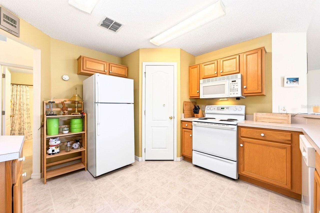 416 Lakeview Road, Kissimmee, FL 34759 Photo