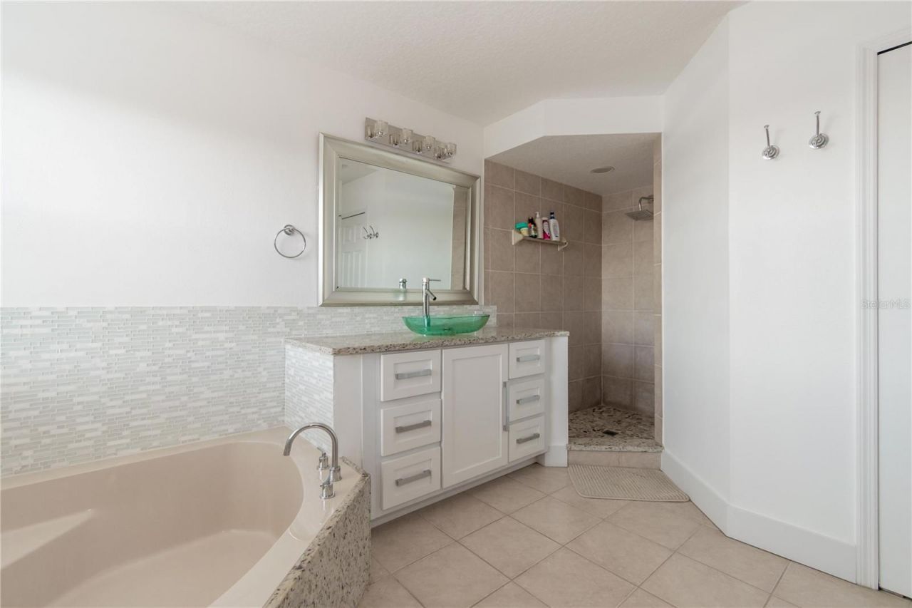 6609 Lake Pembroke Place, Orlando, FL 32829 Photo