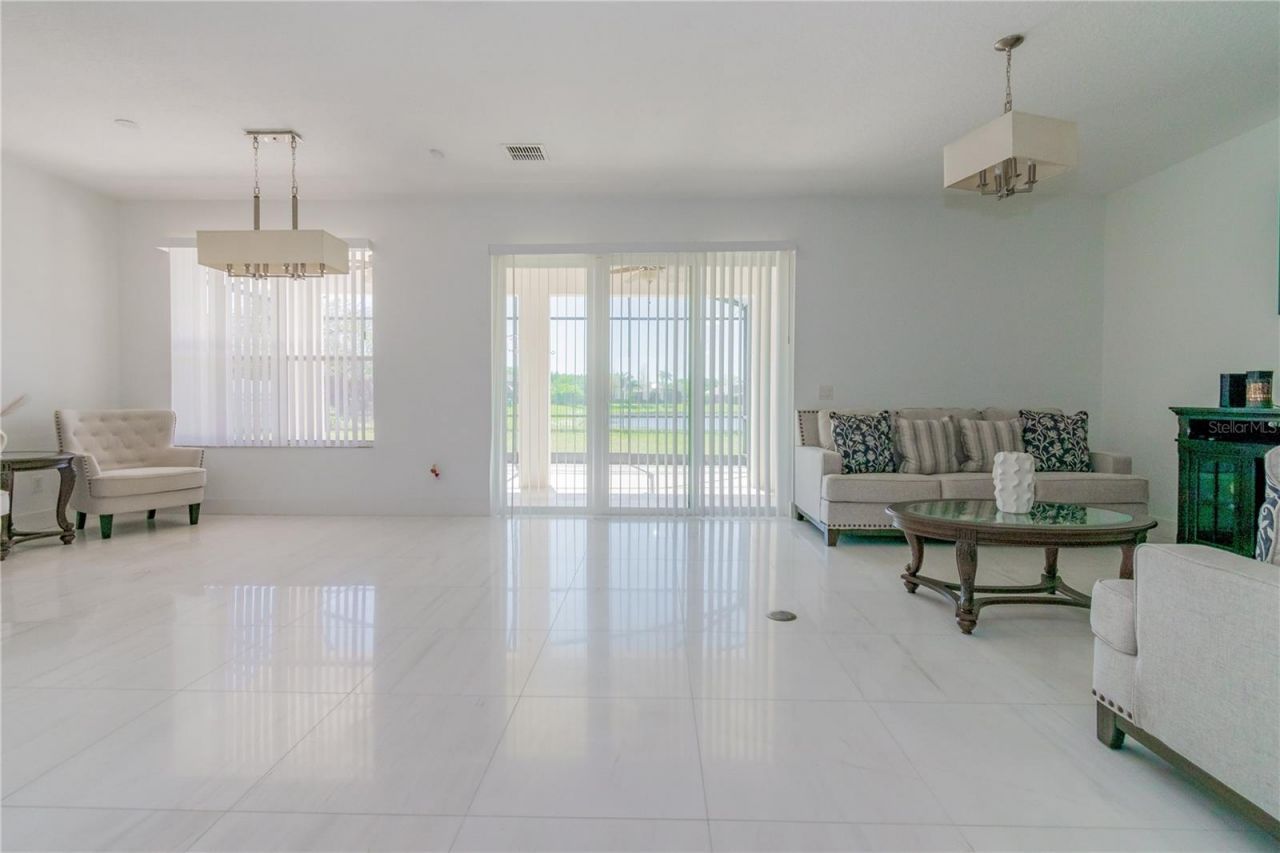 6609 Lake Pembroke Place, Orlando, FL 32829 Photo