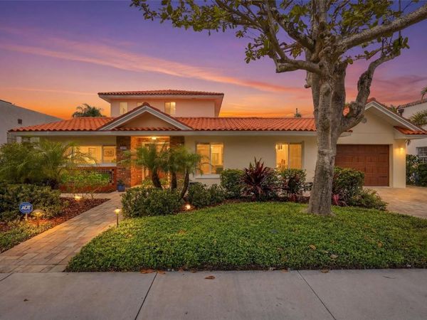 125 23RD AVENUE NE, ST PETERSBURG, FL 33704