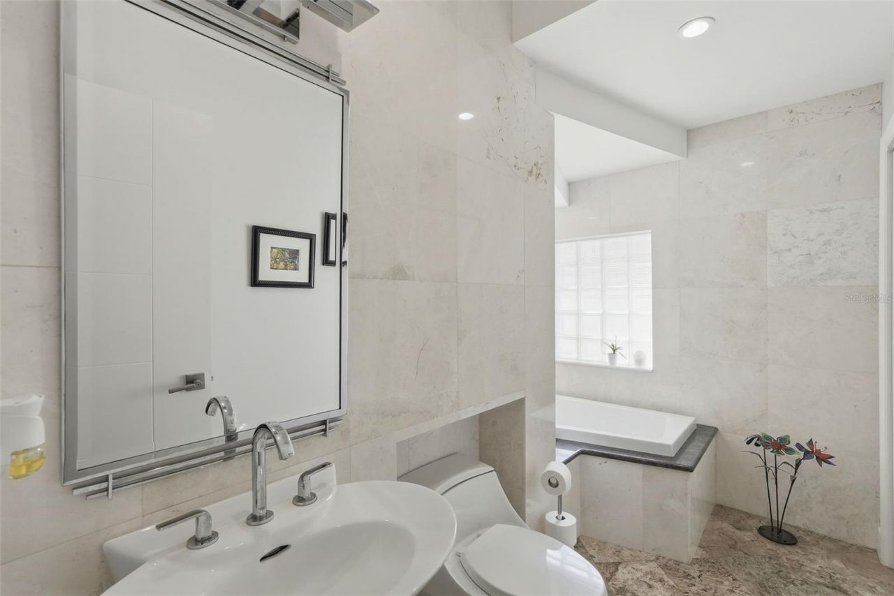 125 23rd Avenue Ne, Saint Petersburg, FL 33704 Photo