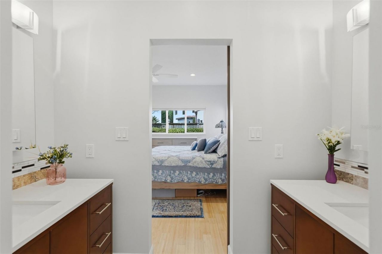 125 23rd Avenue Ne, Saint Petersburg, FL 33704 Photo