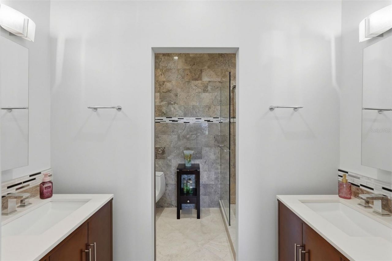 125 23rd Avenue Ne, Saint Petersburg, FL 33704 Photo