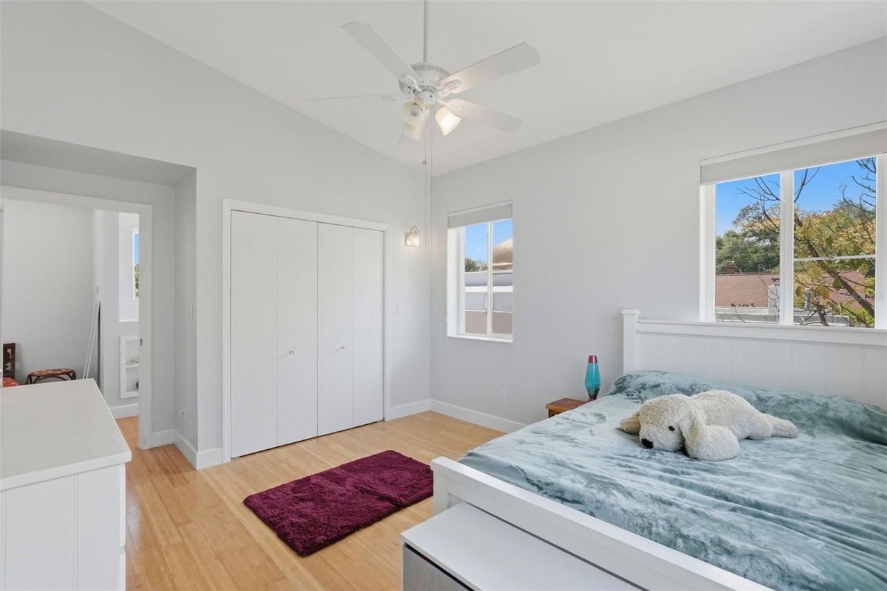 125 23rd Avenue Ne, Saint Petersburg, FL 33704 Photo