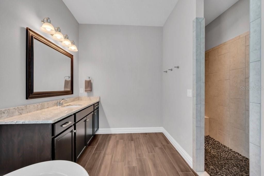 14908 Bassinger Lane, Lithia, FL 33547 Photo