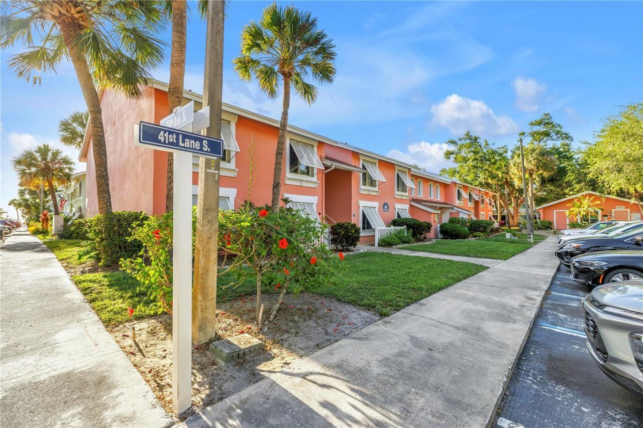 3795 41st Lane S, Unit H, Saint Petersburg, FL 33711 Photo