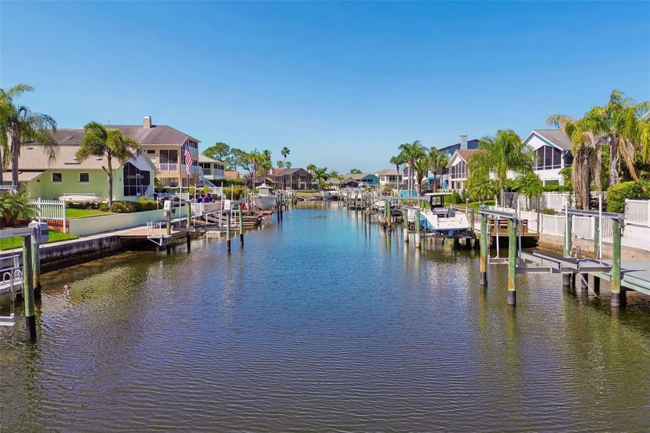 6211 Bayside Drive, New Port Richey, FL 34652 Photo