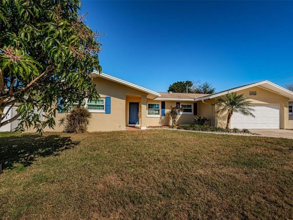 14025 YACHT CLUB BOULEVARD, SEMINOLE, FL 33776