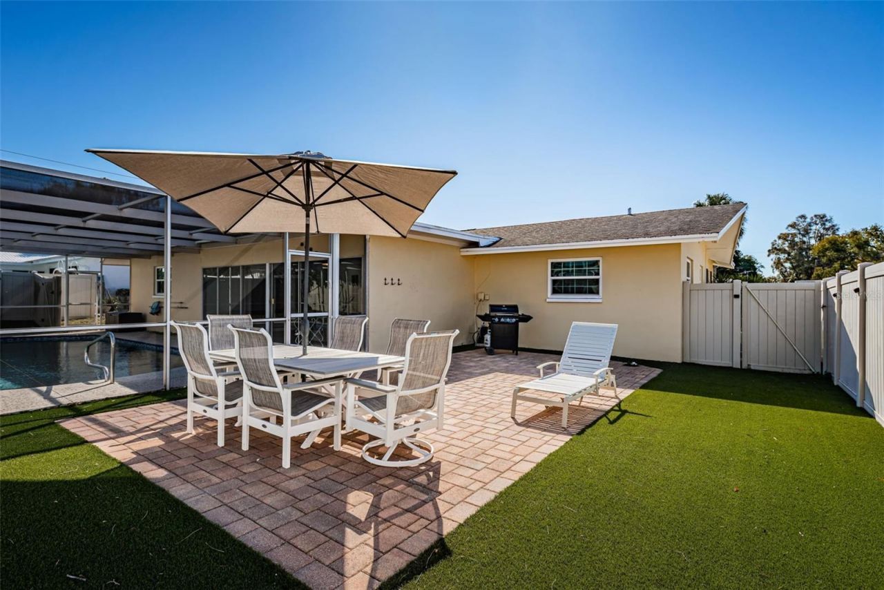 14025 Yacht Club Boulevard, Seminole, FL 33776 Photo