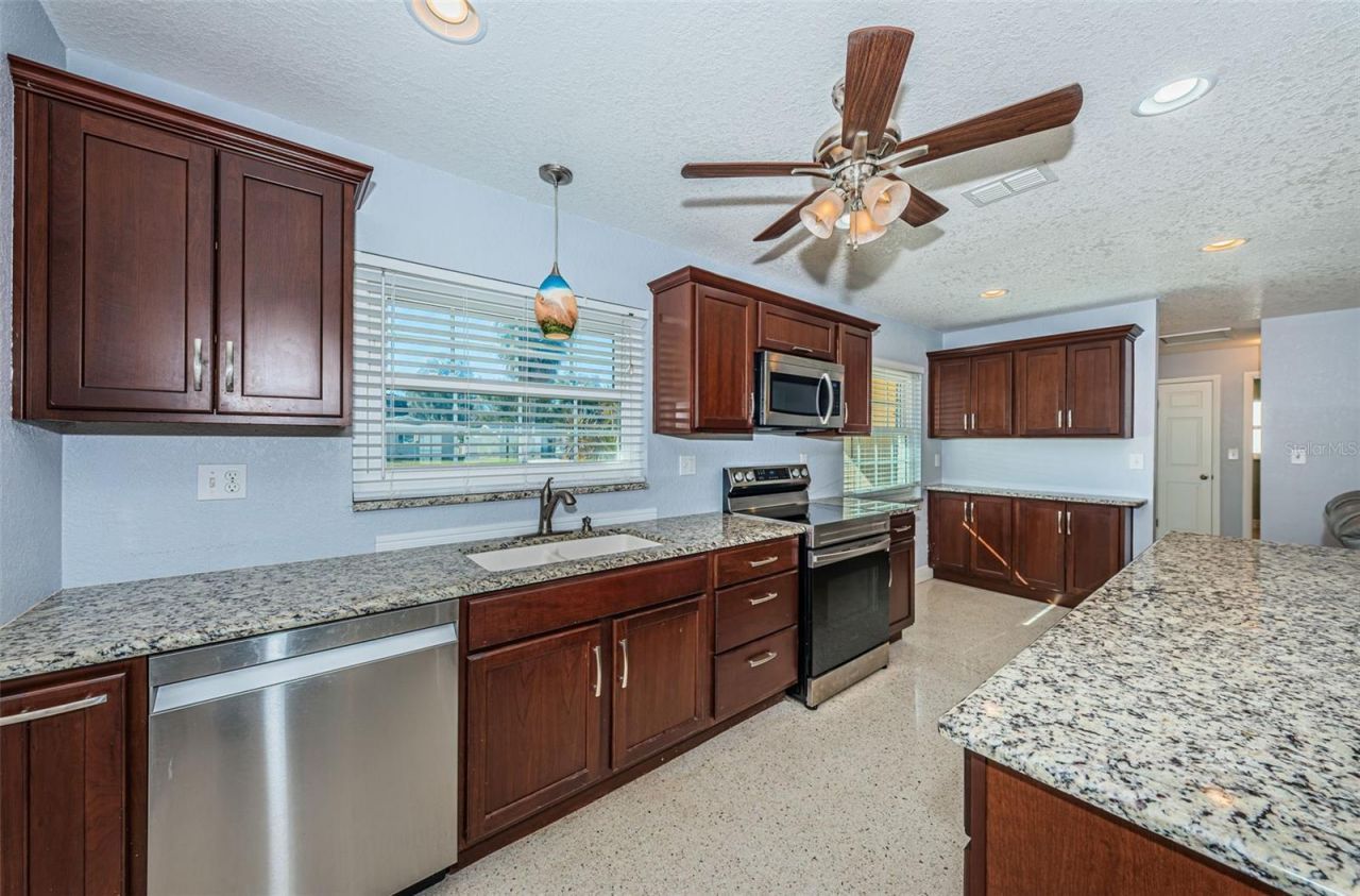 14025 Yacht Club Boulevard, Seminole, FL 33776 Photo