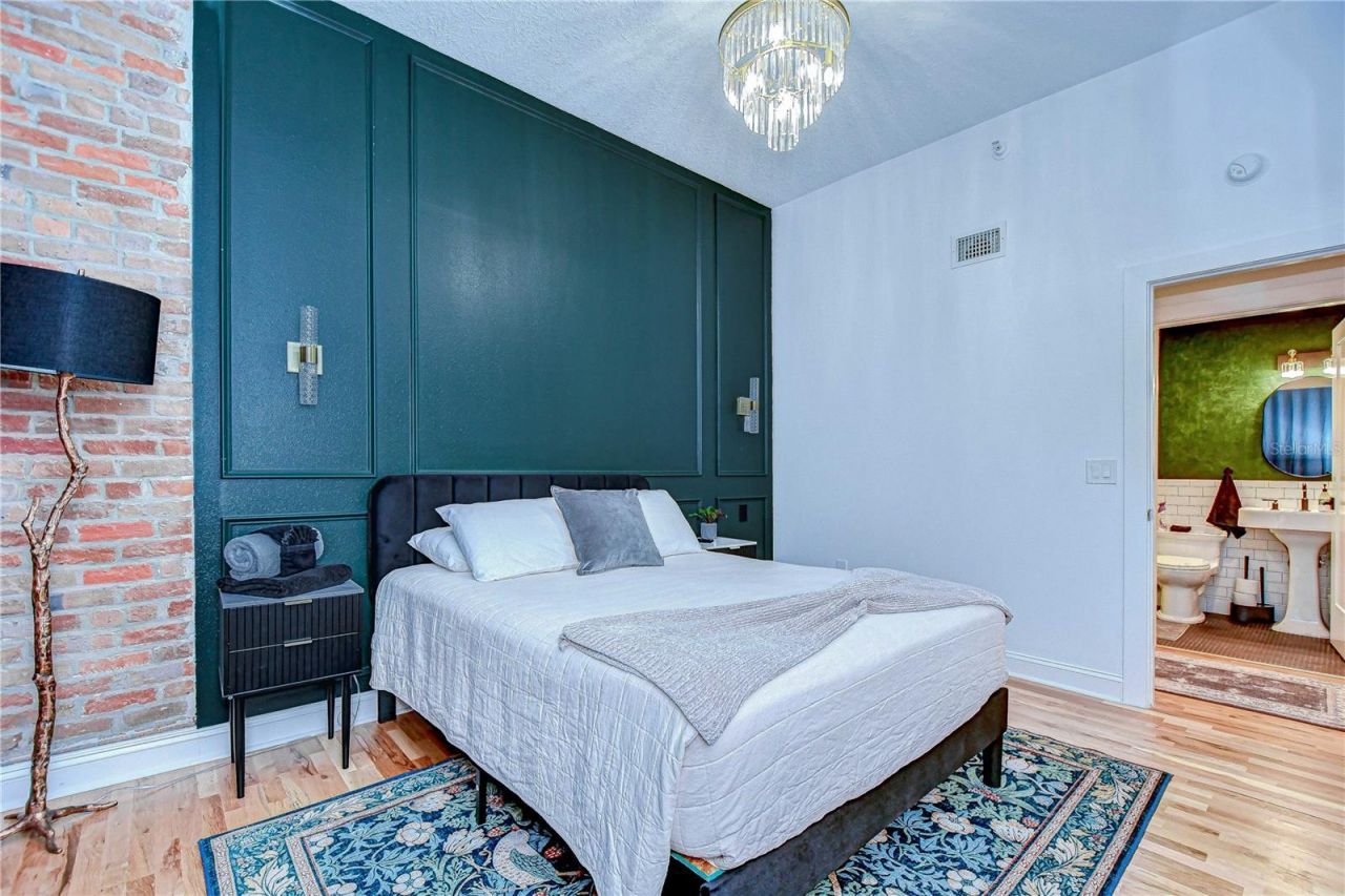 215 Central Avenue, Unit 2B, Saint Petersburg, FL 33701 Photo