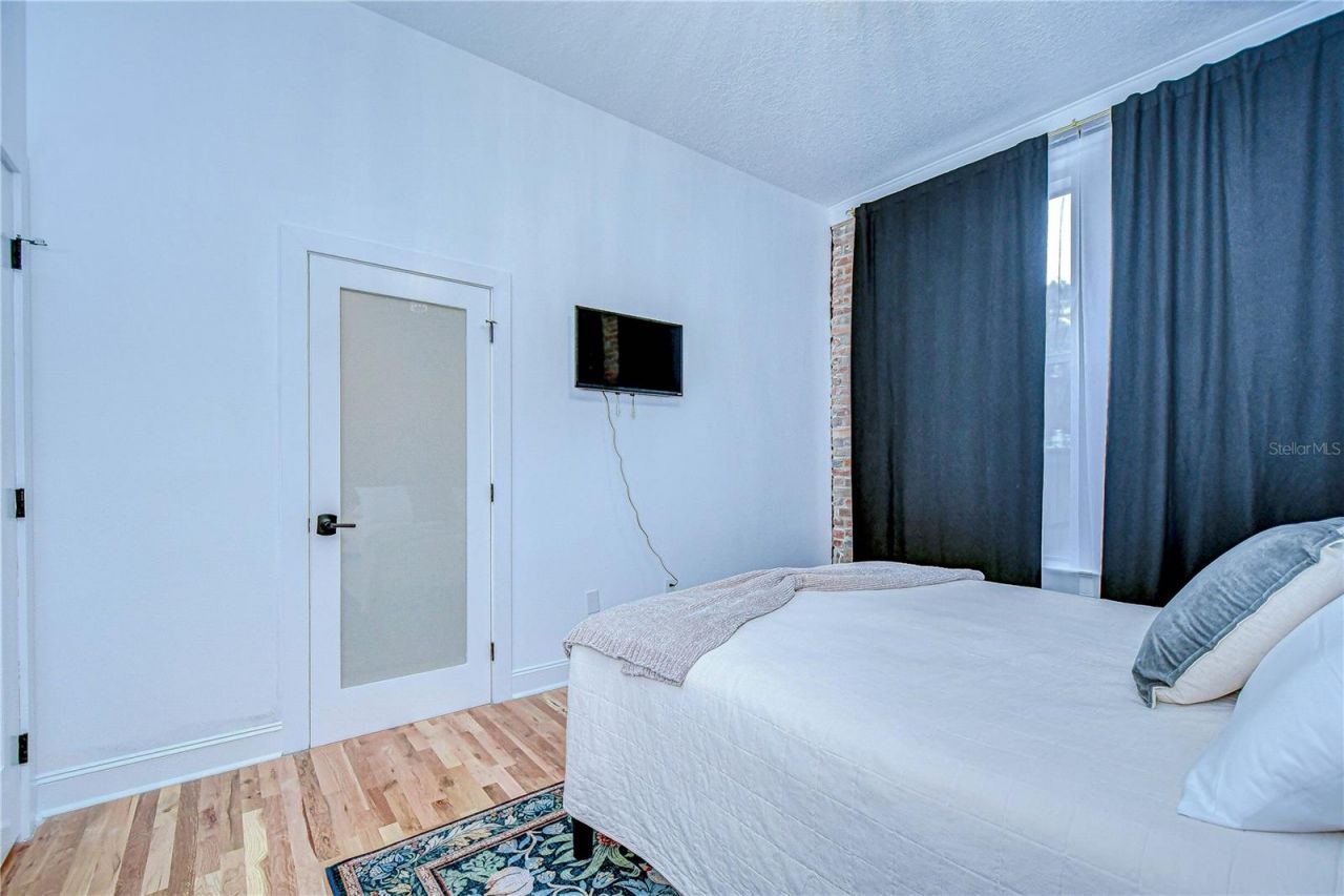 215 Central Avenue, Unit 2B, Saint Petersburg, FL 33701 Photo