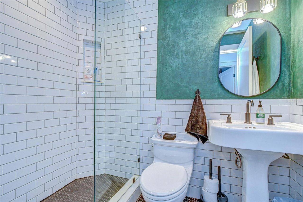 215 Central Avenue, Unit 2B, Saint Petersburg, FL 33701 Photo