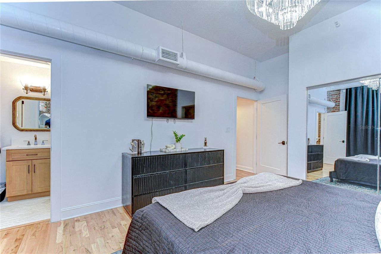 215 Central Avenue, Unit 2B, Saint Petersburg, FL 33701 Photo