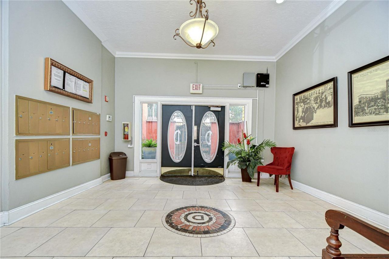 215 Central Avenue, Unit 2B, Saint Petersburg, FL 33701 Photo