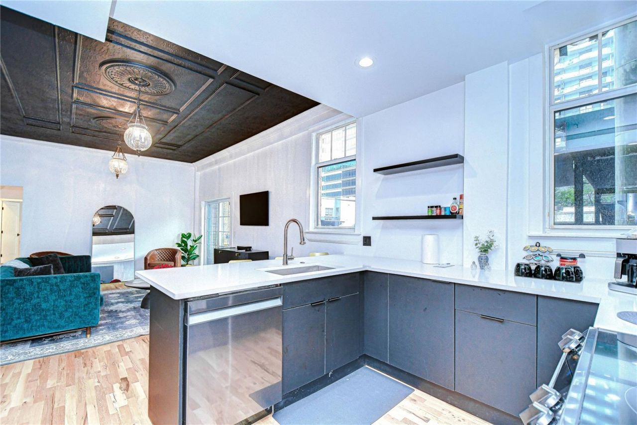 215 Central Avenue, Unit 2B, Saint Petersburg, FL 33701 Photo