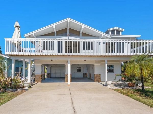 218 176TH AVENUE E, REDINGTON SHORES, FL 33708