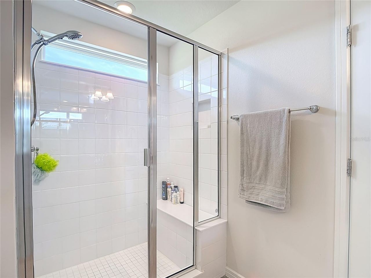 6136 Bradford Woods Drive, Zephyrhills, FL 33542 Photo