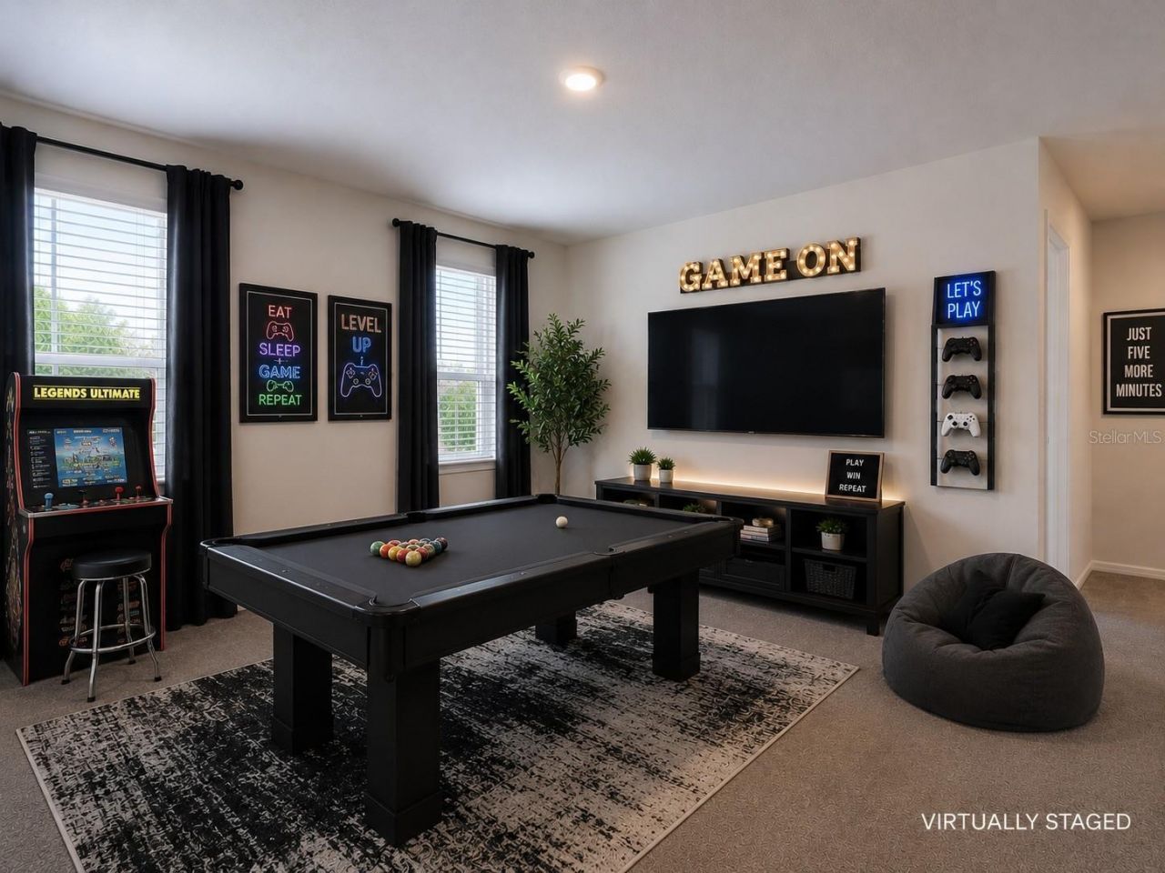 6136 Bradford Woods Drive, Zephyrhills, FL 33542 Photo