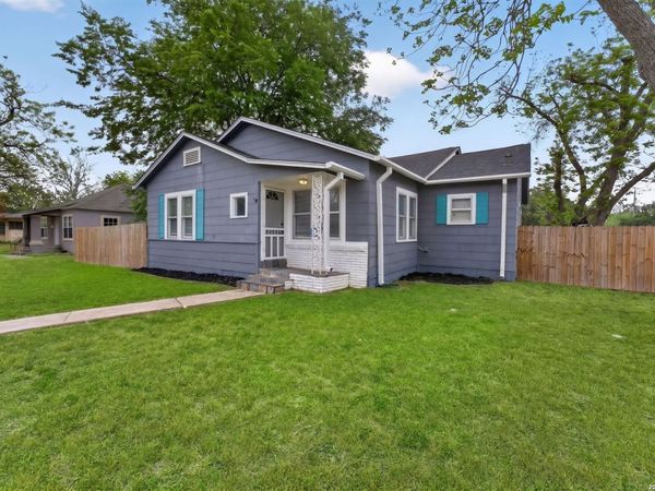 703 E KREZDORN ST, Seguin, TX 78155