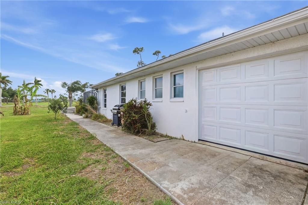 1022 SW 18th Ter, Cape Coral, FL 33991 Photo