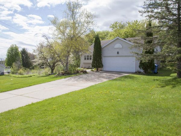 819 Spellman Street, Mount Horeb, WI 53572
