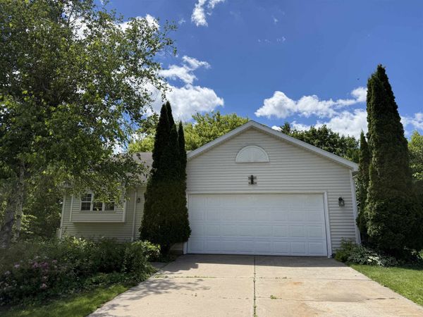 819 Spellman Street, Mount Horeb, WI 53572