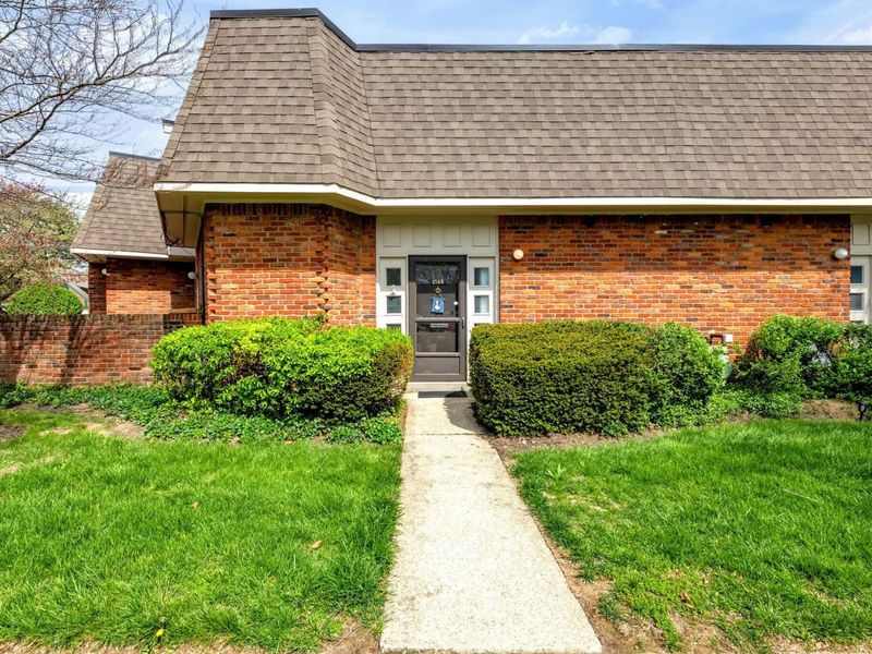 1568 Lafayette Drive, Upper Arlington, OH 43220 Photo 2