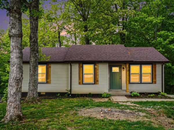 512 Aspen Dr, Clarksville, TN 37042