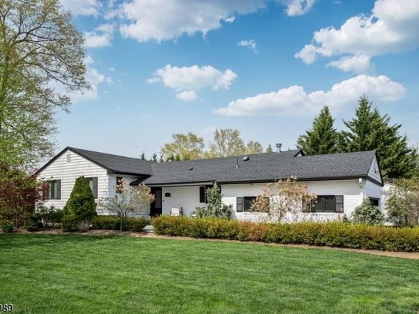 28 Glenroy Rd, Fairfield, NJ 07004