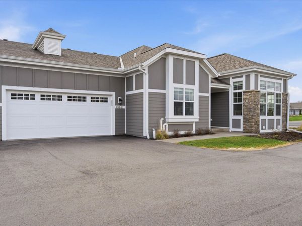 832 N Verona Cir, Unit 11, Grafton, WI 53024