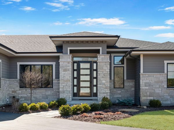 S17W30381 Hazeltine Ct, Genesee, WI 53188